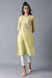 Green Round Neck Embroidered Kurta_4